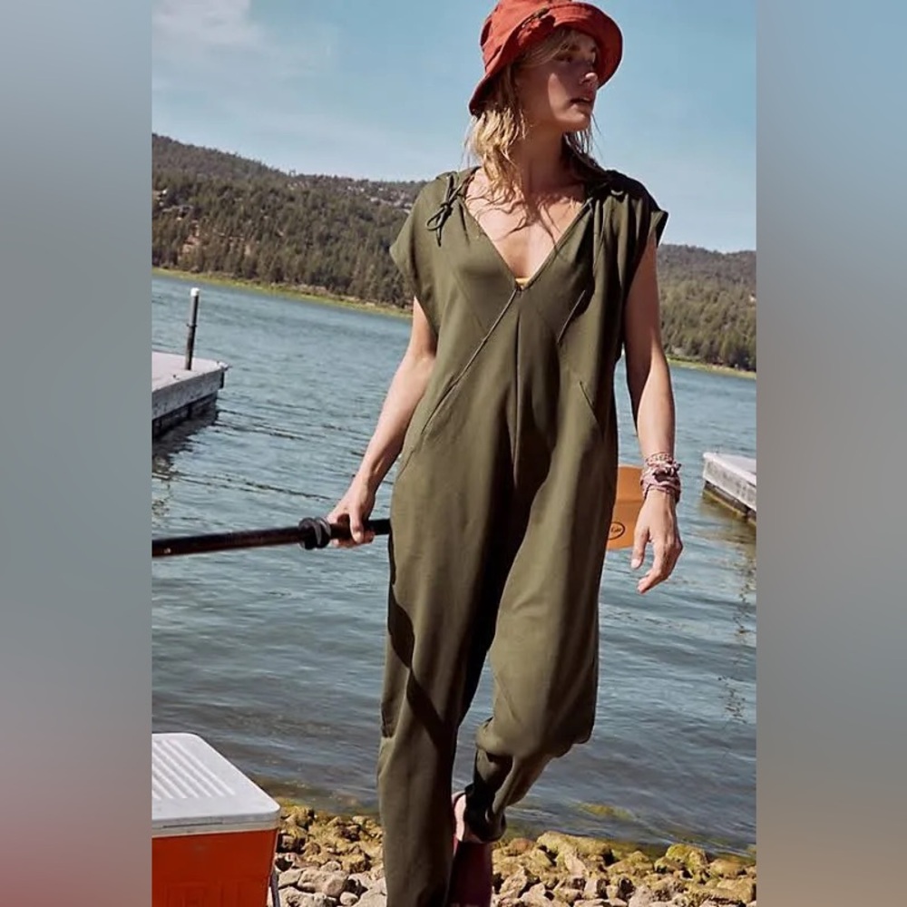 Free People “ALL DAY EVERYDAY ONEPIECE” size XS, runs large
color Everglades
